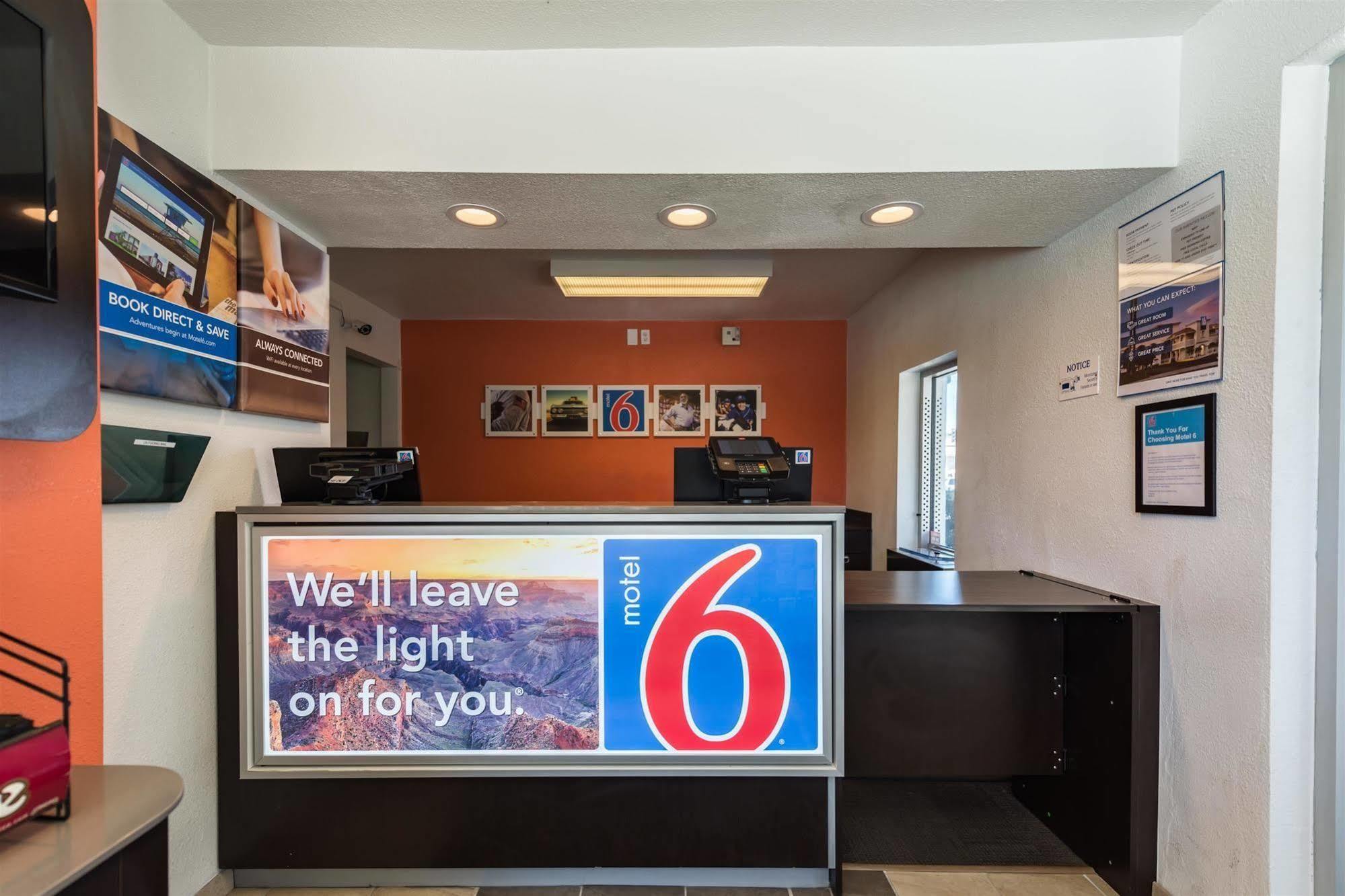 Motel 6-Reno, Nv - Virginia Plumb Extérieur photo